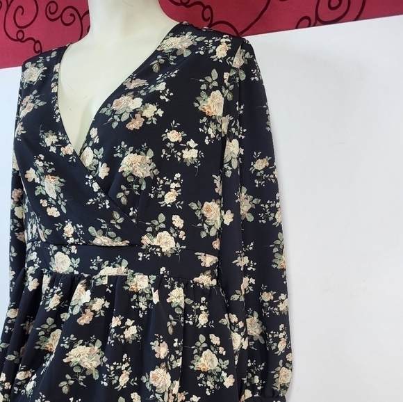 Shein Curve 3/4 Sleeve Floral Dress - Picture 4 of 7